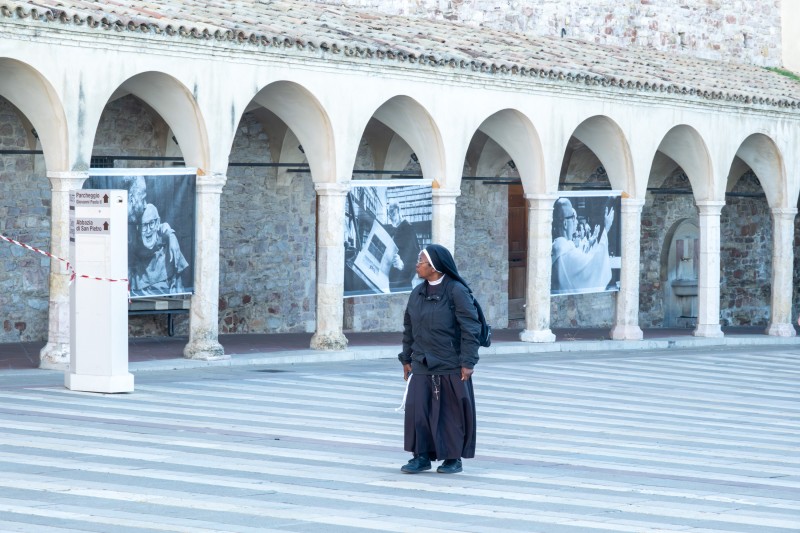 Straatfotografie: Assisi, Italië - najaar 2025